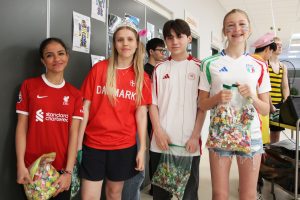 M5 students' last day of Middle School, getting ready to throw caramels!